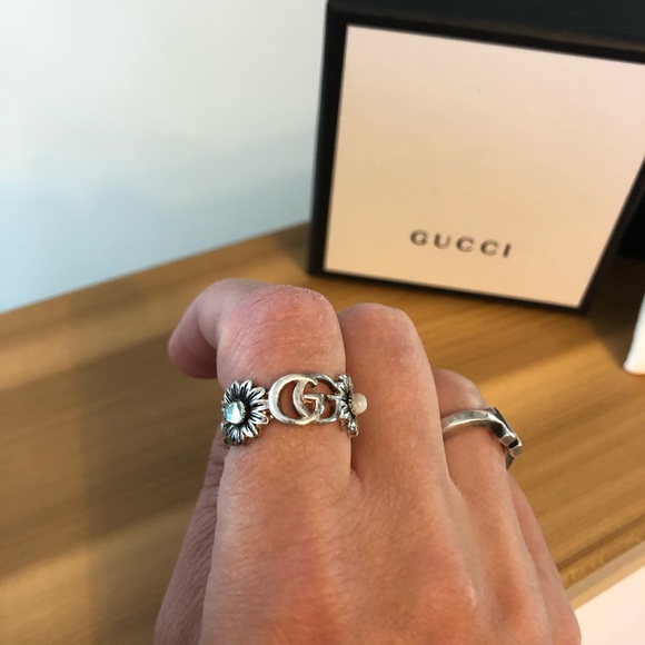 🌼Gucci Double G Flower Ring🌼 - Picture 6 of 7